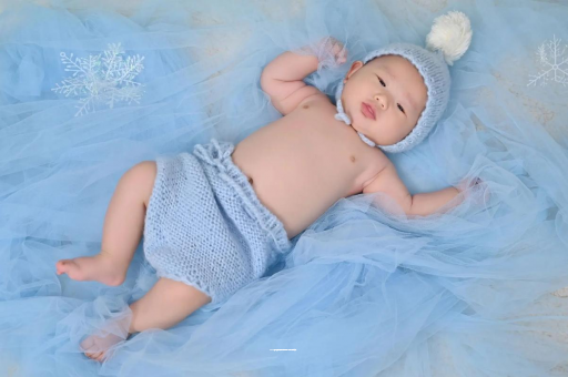 靖江宝宝睡迷糊了才肯吃奶 靖江宝宝睡迷糊了才肯吃奶